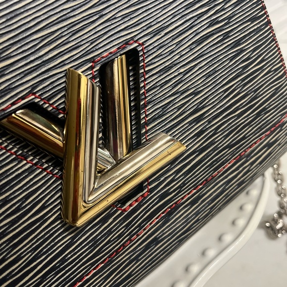 Louis Vuitton Navy & White Epi MM Twist Chain Shoulder/Crossbody Bag - Picture 2 of 10